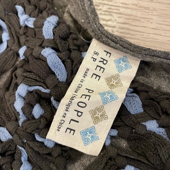 Unique FREE PEOPLE Grey Heathered Dress with Crochet Neckline & asymmetrical hem - Picture 9 of 14